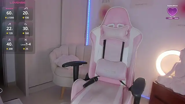 Snapshot of LittleSofia_ chatting on January 2025 01:50:01 AM LittleSofia online show from January 2025 01:50:01 AM