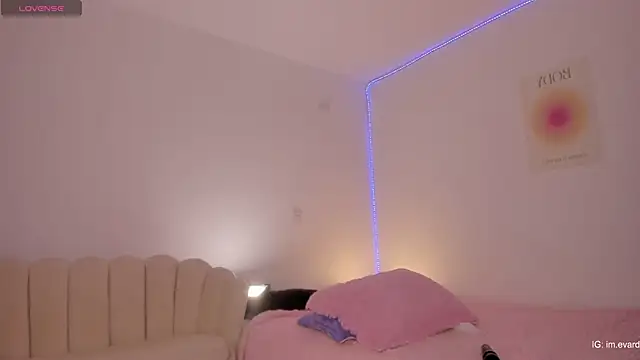 Snapshot of LittleSofia_ chatting on February 2025 05:26:02 AM LittleSofia online show from February 2025 05:26:02 AM