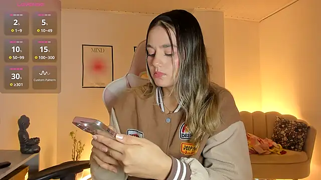 Snapshot of LittleSofia_ chatting on December 2025 03:12:03 AM LittleSofia online show from December 2025 03:12:03 AM