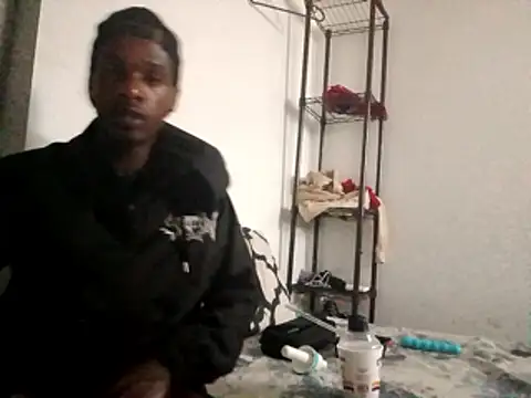 Snapshot of Puffgettingstuffed chatting on April 2026 08:14:01 AM Puffgettingstuffed online show from April 2026 08:14:01 AM