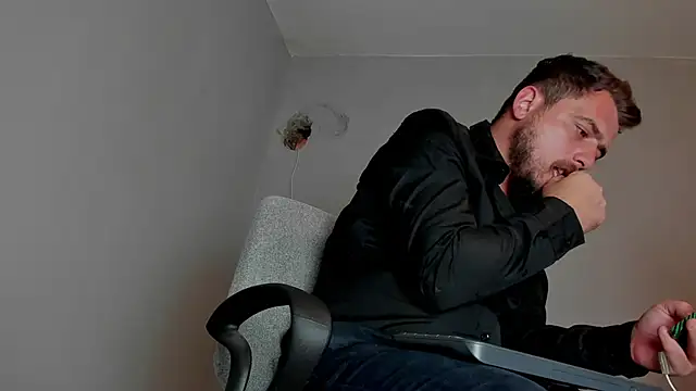 Snapshot of Master_Mark_Wayne chatting on November 2025 12:42:01 AM Master Mark Wayne online show from November 2025 12:42:01 AM