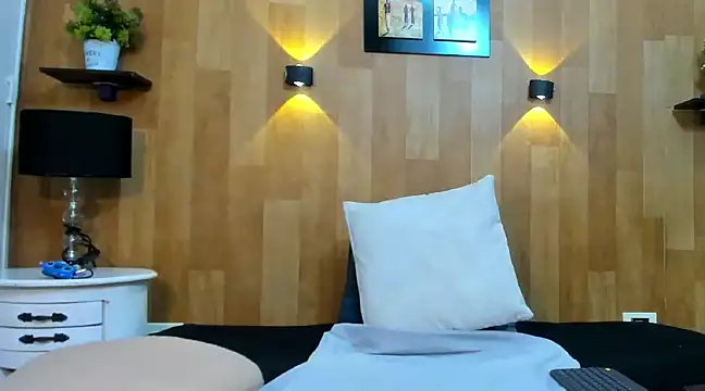 marianaa90 online show from January 2025 03:42:01 PM