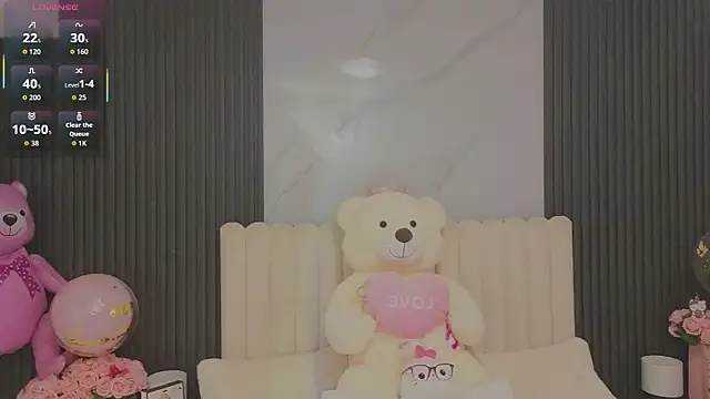 Madiee Rhea online show from May 2026 08:25:02 PM