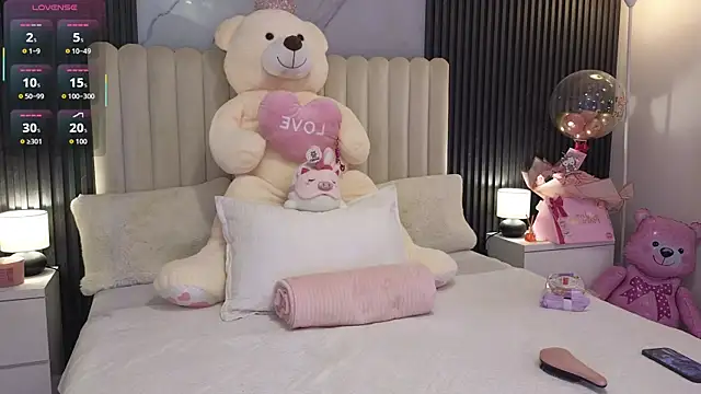 Madiee Rhea online show from May 2026 07:42:01 PM