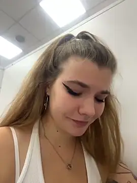 Snapshot of Holy_Tereza chatting on November 2025 03:52:02 PM Holy Tereza online show from November 2025 03:52:02 PM