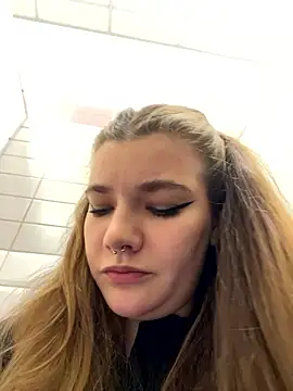 Snapshot of Holy_Tereza chatting on December 2025 03:50:01 PM Holy Tereza online show from December 2025 03:50:01 PM