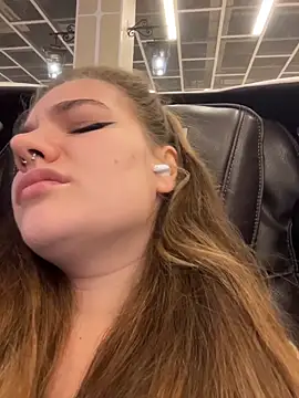 Snapshot of Holy_Tereza chatting on February 2026 03:43:01 PM Holy Tereza online show from February 2026 03:43:01 PM