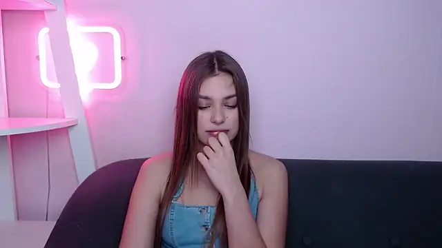 Snapshot of MilanaAngelAs chatting on March 2026 05:44:01 AM MilanaAngelAs online show from March 2026 05:44:01 AM