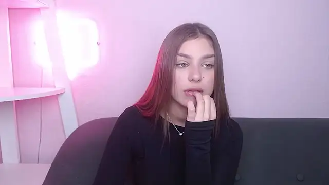 Snapshot of MilanaAngelAs chatting on April 2026 04:50:02 AM MilanaAngelAs online show from April 2026 04:50:02 AM