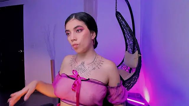 Snapshot of Nina-monroe chatting on December 2024 01:35:02 AM Nina-monroe online show from December 2024 01:35:02 AM