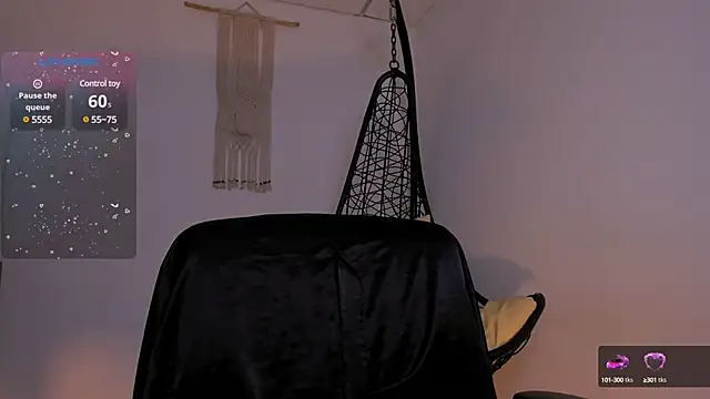 Snapshot of Nina-monroe chatting on January 2025 10:25:02 PM Nina-monroe online show from January 2025 10:25:02 PM