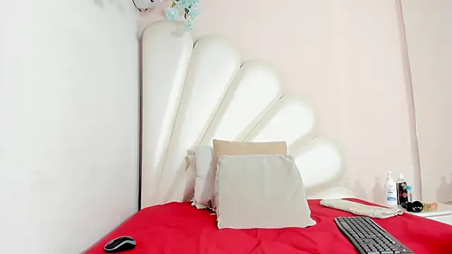 Lorena Hawkins online show from January 2025 01:21:01 PM