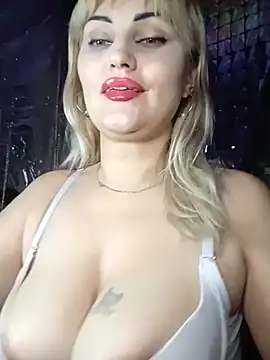 Snapshot of Freya_Milf chatting on January 2025 06:16:01 PM Freya Milf online show from January 2025 06:16:01 PM