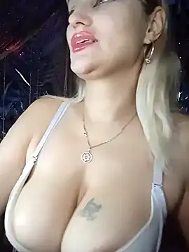 Snapshot of Freya_Milf chatting on January 2025 10:17:01 AM Freya Milf online show from January 2025 10:17:01 AM