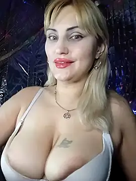 Snapshot of Freya_Milf chatting on January 2025 04:29:01 PM Freya Milf online show from January 2025 04:29:01 PM