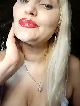 Snapshot of Freya_Milf chatting on January 2025 03:43:01 PM Freya Milf online show from January 2025 03:43:01 PM