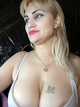 Snapshot of Freya_Milf chatting on February 2025 07:44:02 PM Freya Milf online show from February 2025 07:44:02 PM