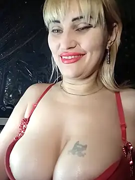 Snapshot of Freya_Milf chatting on February 2025 06:15:02 PM Freya Milf online show from February 2025 06:15:02 PM