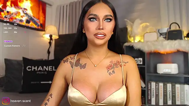 Snapshot of Angela_foxx chatting on February 2025 03:05:02 PM Angela foxx online show from February 2025 03:05:02 PM