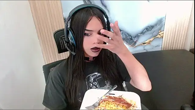 Snapshot of Dollbehavior_ chatting on September 2025 02:35:02 AM Dollbehavior online show from September 2025 02:35:02 AM