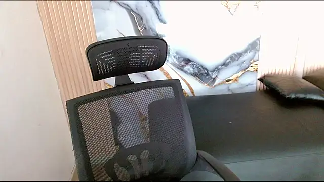 Snapshot of Dollbehavior_ chatting on October 2025 11:21:02 AM Dollbehavior online show from October 2025 11:21:02 AM