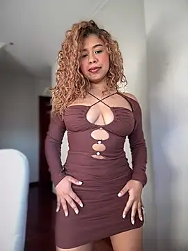 Snapshot of LEONCITA_ chatting on February 2025 04:53:01 PM LEONCITA online show from February 2025 04:53:01 PM