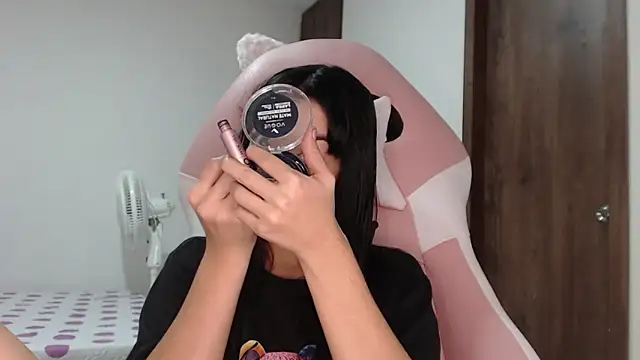 Snapshot of Caribbean_beauty_ chatting on March 2025 01:38:02 AM Caribbean beauty online show from March 2025 01:38:02 AM