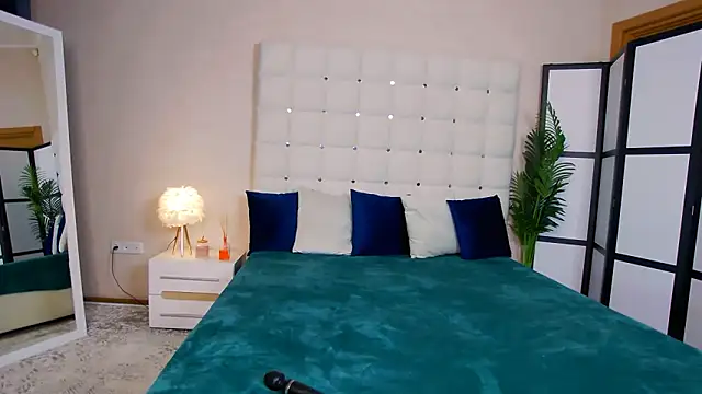 NicoleRosss online show from March 2025 04:30:01 PM