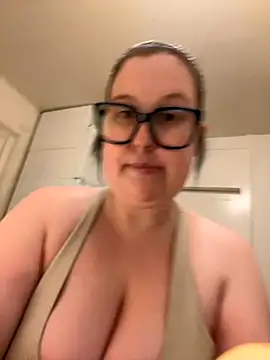 Misssmilf online show from October 2025 04:46:01 PM