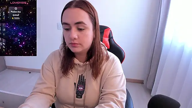 maryluna95 online show from February 2026 04:35:01 PM