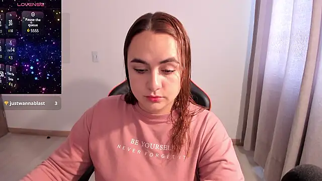 maryluna95 online show from February 2026 05:02:01 PM