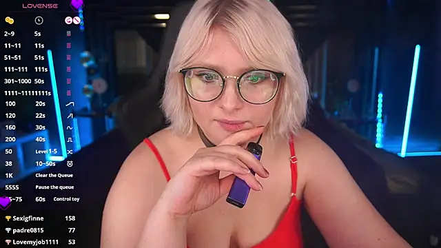 Snapshot of CoolTatis chatting on February 2025 10:18:02 AM CoolTatis online show from February 2025 10:18:02 AM