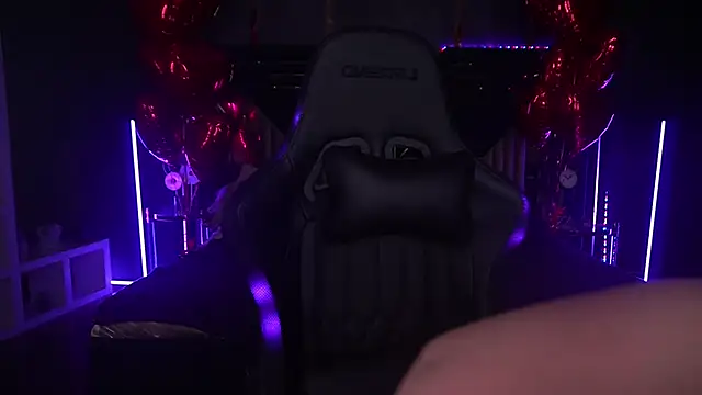 Snapshot of CoolTatis chatting on February 2025 09:33:01 PM CoolTatis online show from February 2025 09:33:01 PM