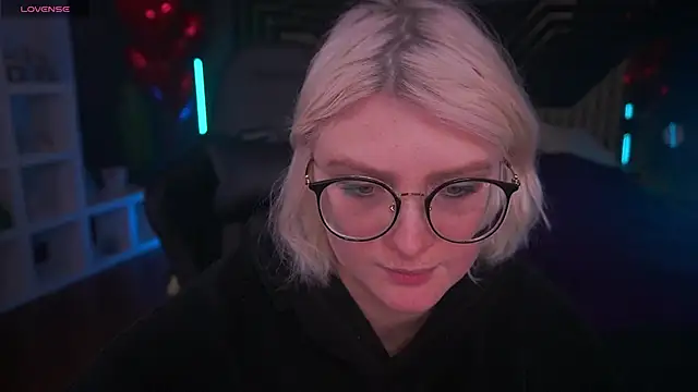 Snapshot of CoolTatis chatting on February 2025 01:27:01 PM CoolTatis online show from February 2025 01:27:01 PM