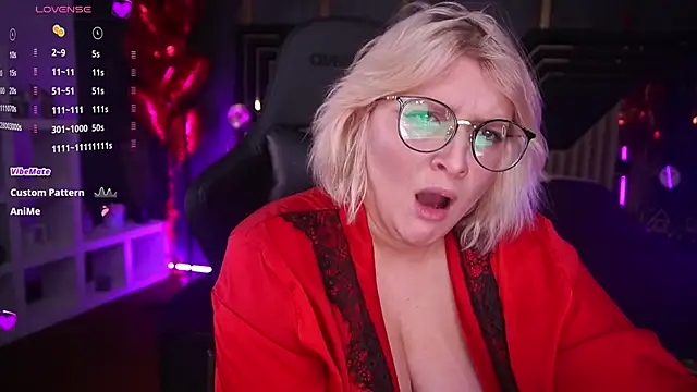 Snapshot of CoolTatis chatting on February 2025 02:04:02 PM CoolTatis online show from February 2025 02:04:02 PM