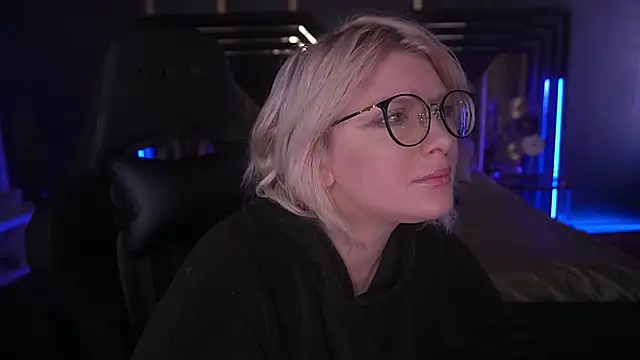 Snapshot of CoolTatis chatting on February 2025 08:50:02 AM CoolTatis online show from February 2025 08:50:02 AM