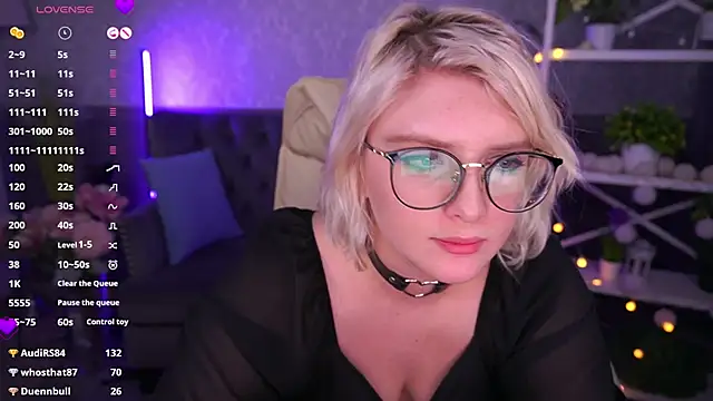 Snapshot of CoolTatis chatting on February 2025 02:32:02 AM CoolTatis online show from February 2025 02:32:02 AM