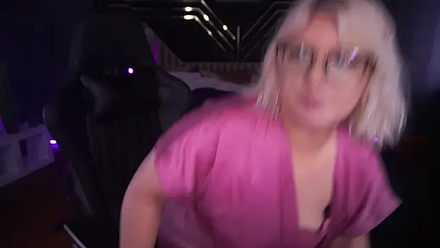 Snapshot of CoolTatis chatting on March 2025 07:21:02 AM CoolTatis online show from March 2025 07:21:02 AM