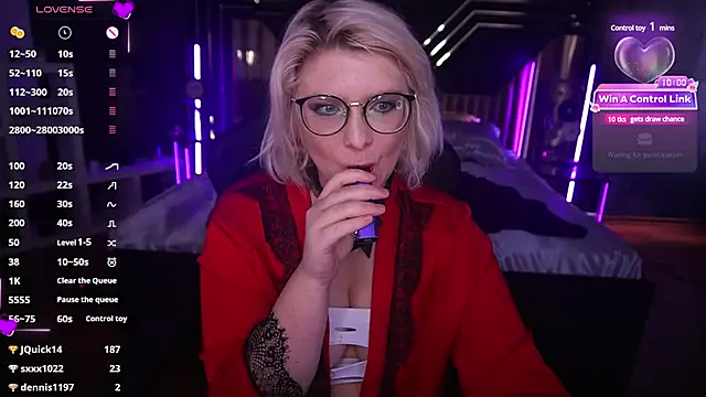 Snapshot of CoolTatis chatting on March 2025 11:38:01 AM CoolTatis online show from March 2025 11:38:01 AM