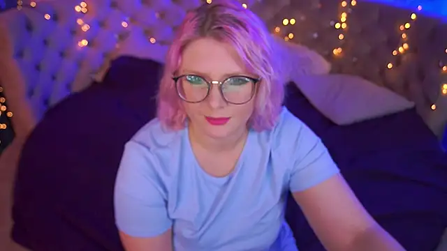 Snapshot of CoolTatis chatting on October 2025 06:01:01 AM CoolTatis online show from October 2025 06:01:01 AM