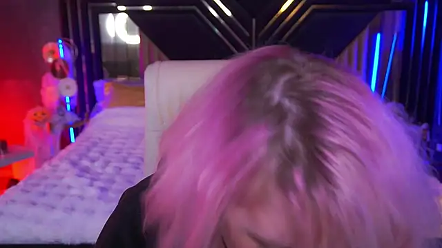 Snapshot of CoolTatis chatting on November 2025 07:22:01 AM CoolTatis online show from November 2025 07:22:01 AM