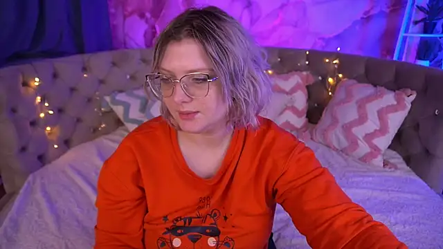 Snapshot of CoolTatis chatting on December 2025 07:34:01 AM CoolTatis online show from December 2025 07:34:01 AM