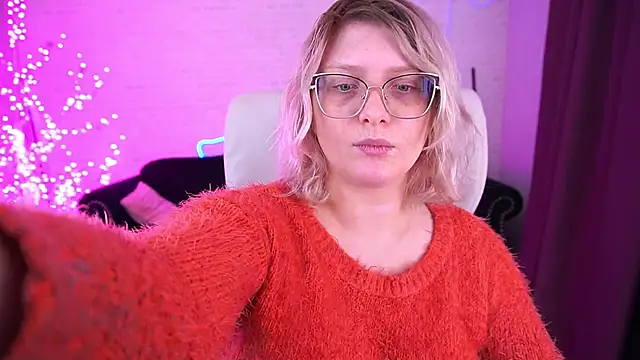 Snapshot of CoolTatis chatting on January 2026 08:19:01 AM CoolTatis online show from January 2026 08:19:01 AM