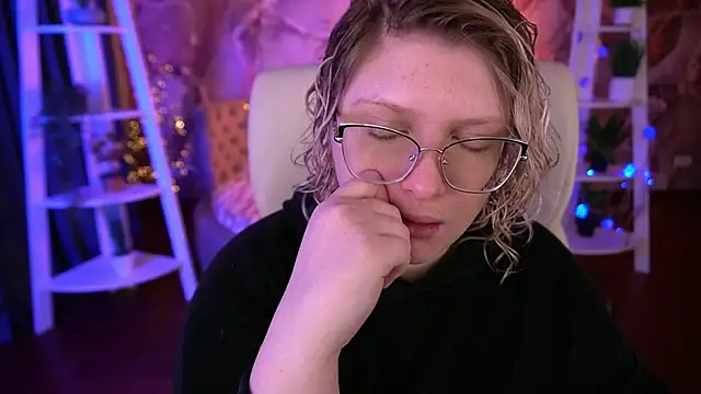 Snapshot of CoolTatis chatting on February 2026 06:29:02 AM CoolTatis online show from February 2026 06:29:02 AM