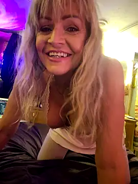 Snapshot of annika_lately chatting on April 2026 03:23:02 AM annika lately online show from April 2026 03:23:02 AM