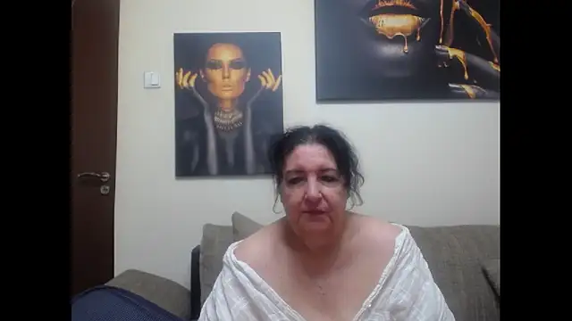 Snapshot of maturekorine chatting on May 2026 08:26:01 PM maturekorine online show from May 2026 08:26:01 PM