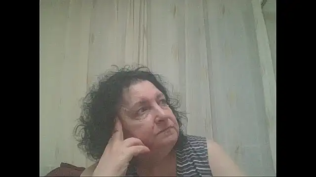 Snapshot of maturekorine chatting on May 2026 06:28:02 PM maturekorine online show from May 2026 06:28:02 PM