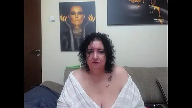 Snapshot of maturekorine chatting on May 2026 06:02:01 PM maturekorine online show from May 2026 06:02:01 PM