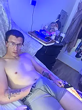 Hatchetwound6969 online show from February 2026 05:11:02 PM