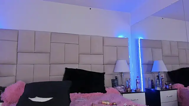 IsisLoveyes  online show from January 2025 03:00:02 AM